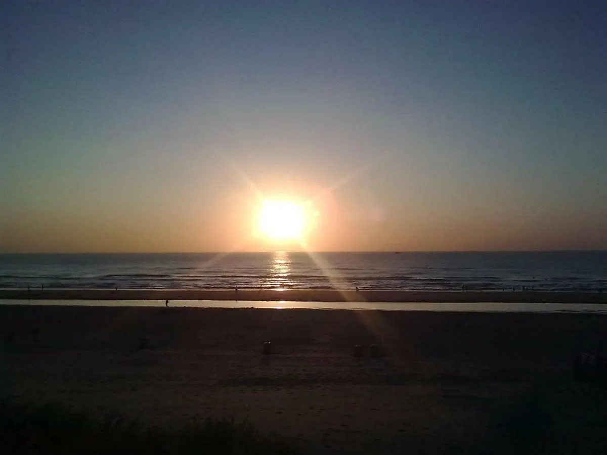 Benny'S Beach House 2 Zandvoort